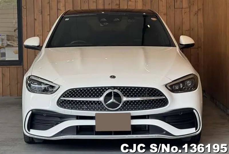 Mercedes Benz C Class in White for Sale Image 3