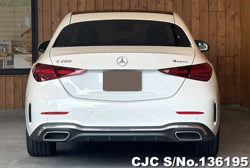Mercedes Benz C Class in White for Sale Image 4