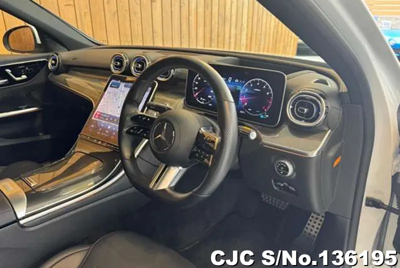 Mercedes Benz C Class in White for Sale Image 8