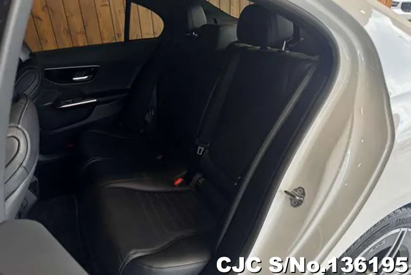 Mercedes Benz C Class in White for Sale Image 13