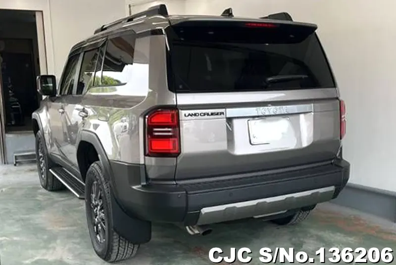 Toyota Land Cruiser 250 in Gray for Sale Image 1