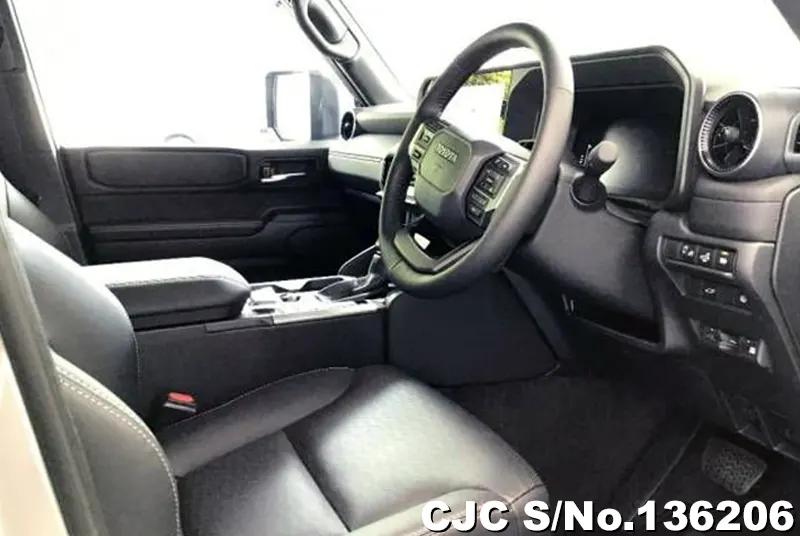 Toyota Land Cruiser 250 in Gray for Sale Image 5