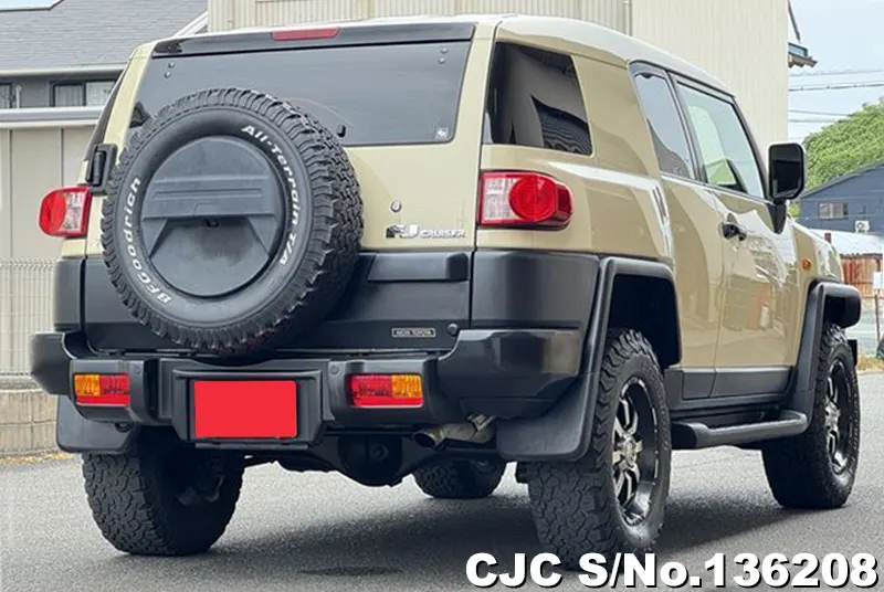 Toyota FJ Cruiser in Brown for Sale Image 2