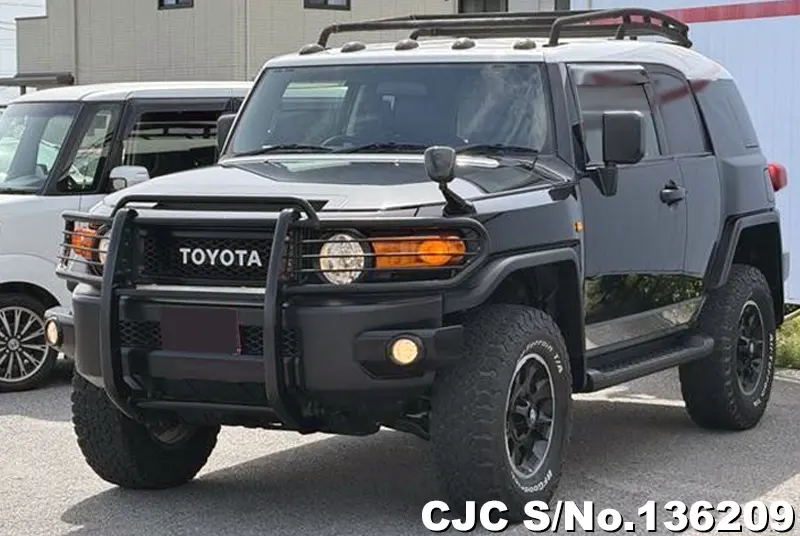 Toyota FJ Cruiser in Black for Sale Image 3