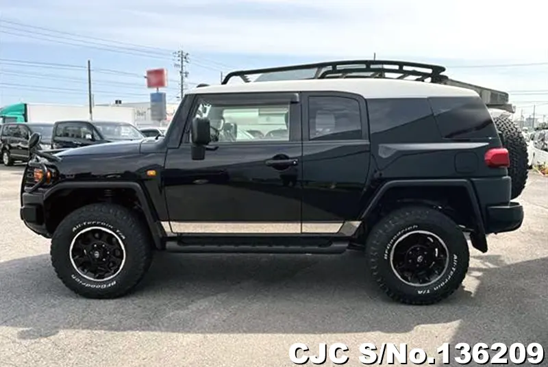 Toyota FJ Cruiser in Black for Sale Image 6