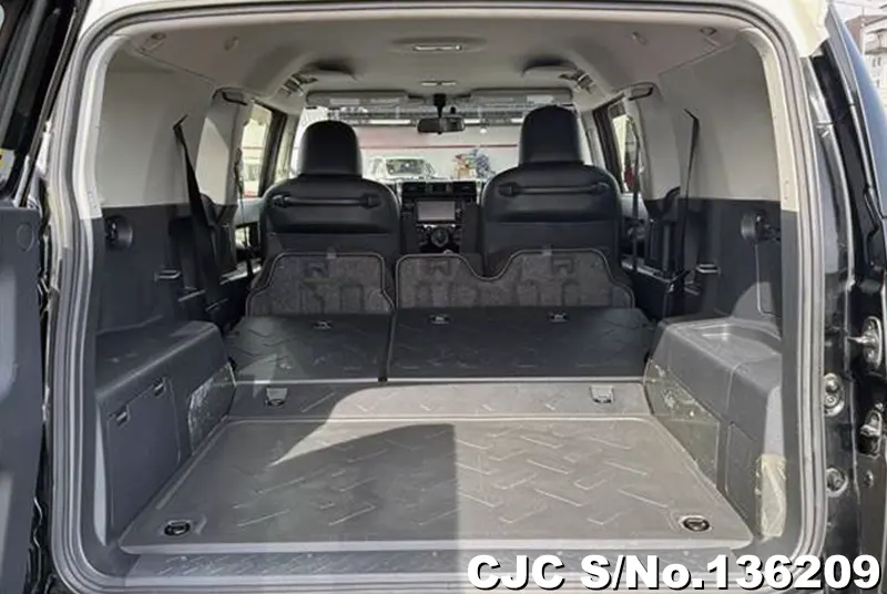 Toyota FJ Cruiser in Black for Sale Image 8