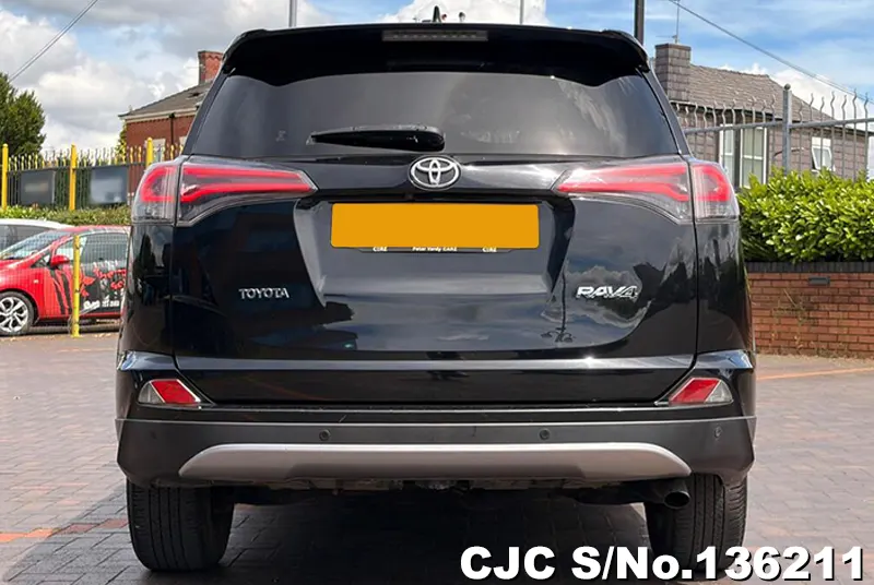 Toyota Rav4 in Black for Sale Image 5