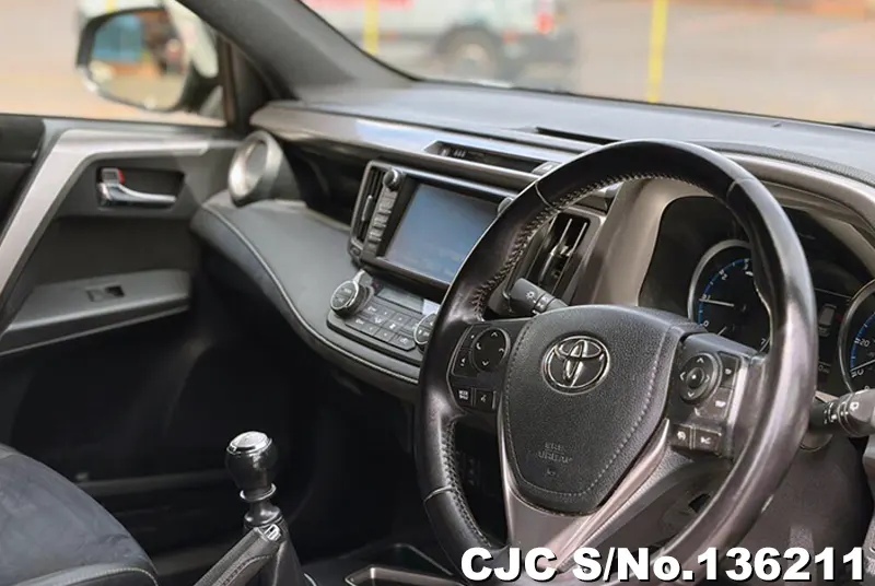 Toyota Rav4 in Black for Sale Image 10