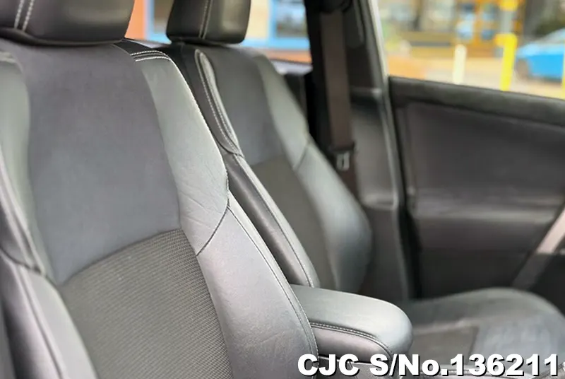 Toyota Rav4 in Black for Sale Image 11