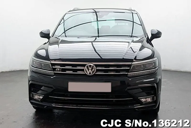 Volkswagen Tiguan in Black for Sale Image 4