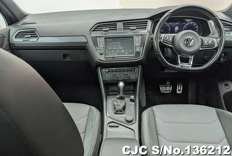 Volkswagen Tiguan in Black for Sale Image 7