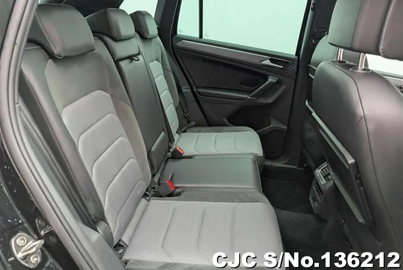 Volkswagen Tiguan in Black for Sale Image 12