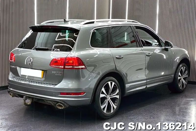 Volkswagen Touareg in Gray for Sale Image 1