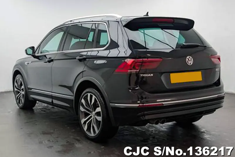 Volkswagen Tiguan in Black for Sale Image 1