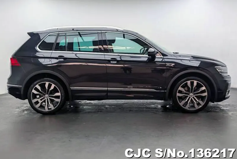 Volkswagen Tiguan in Black for Sale Image 6