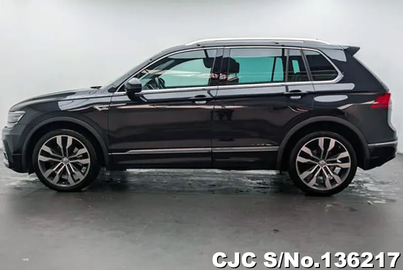 Volkswagen Tiguan in Black for Sale Image 7