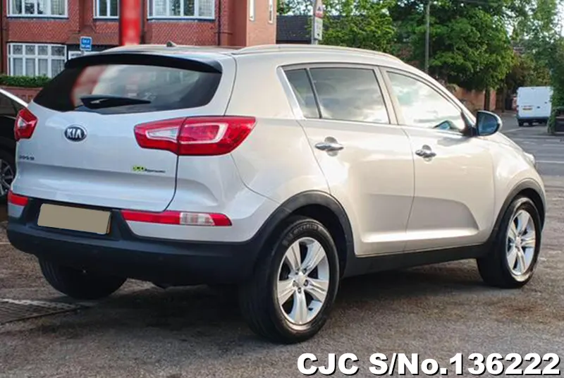 Kia Sportage in Silver for Sale Image 2