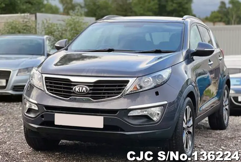 Kia Sportage in Silver for Sale Image 3