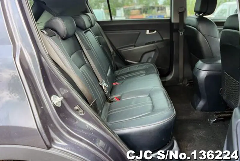 Kia Sportage in Silver for Sale Image 13