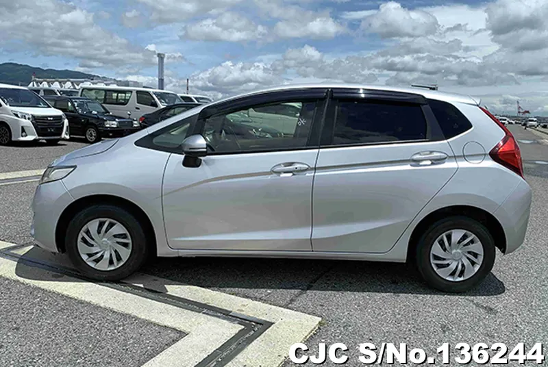 Honda Fit in Silver for Sale Image 7