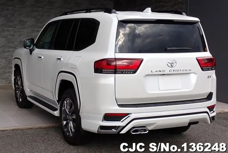 Toyota Land Cruiser in Pearl for Sale Image 1