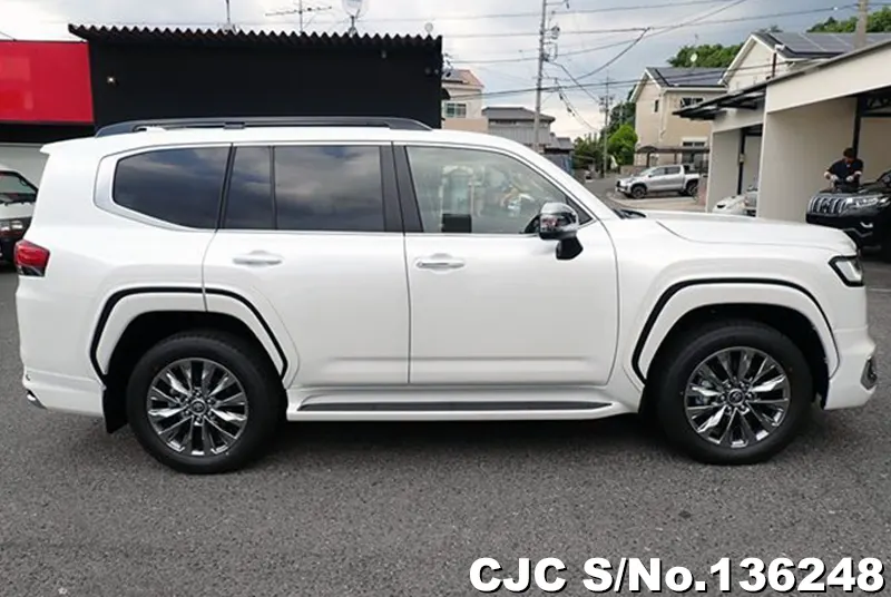Toyota Land Cruiser in Pearl for Sale Image 6