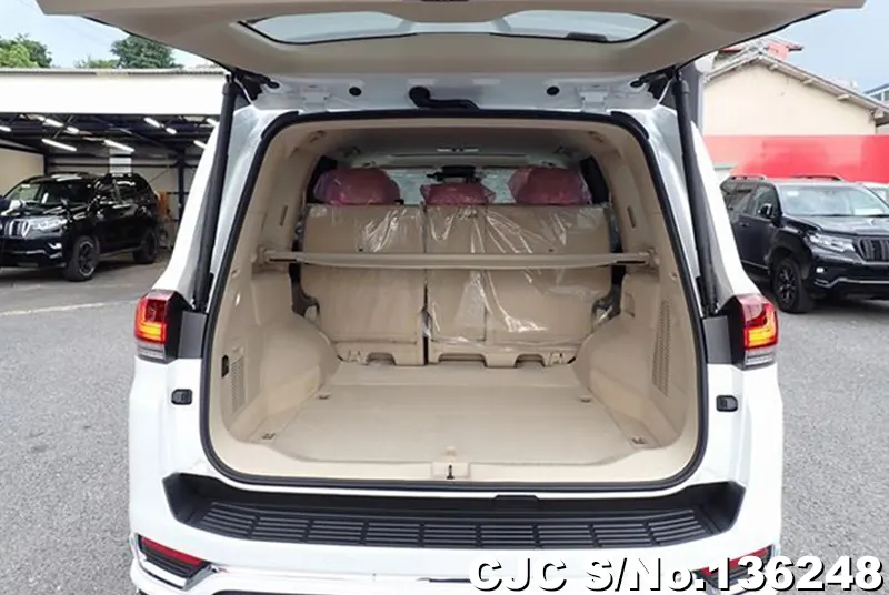 Toyota Land Cruiser in Pearl for Sale Image 8