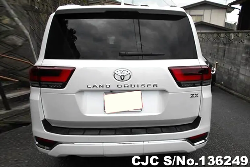 Toyota Land Cruiser in Pearl for Sale Image 5