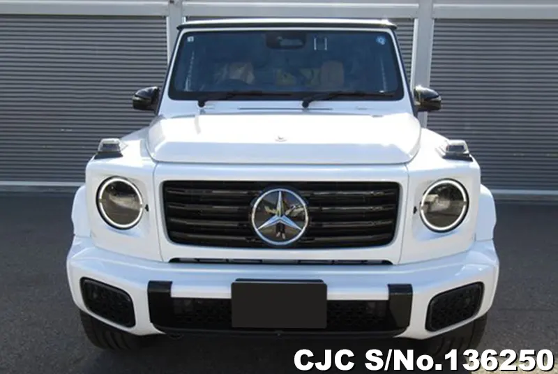 Mercedes Benz G Class in White for Sale Image 4