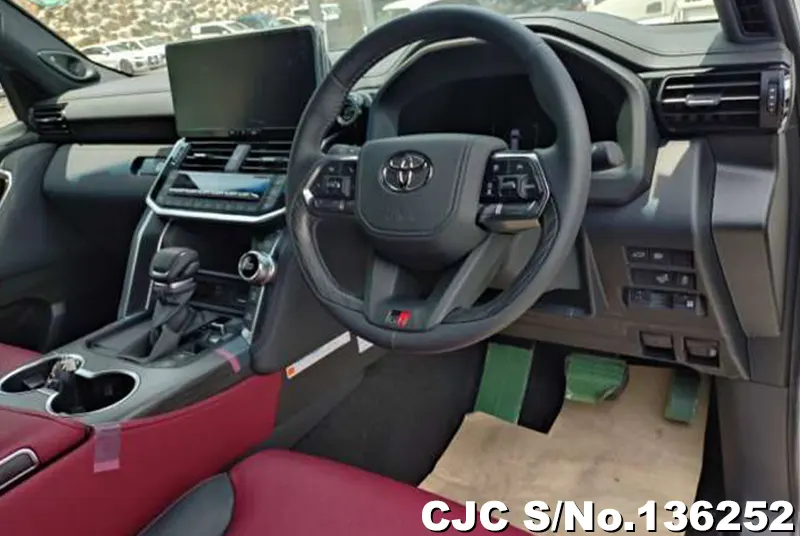 Toyota Land Cruiser in Pearl for Sale Image 5