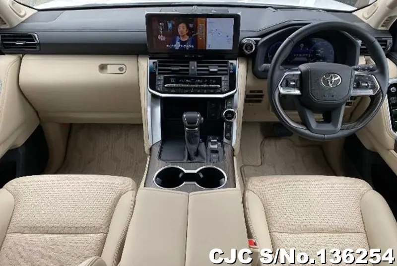 Toyota Land Cruiser in Pearl for Sale Image 6