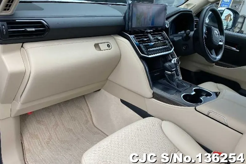 Toyota Land Cruiser in Pearl for Sale Image 7