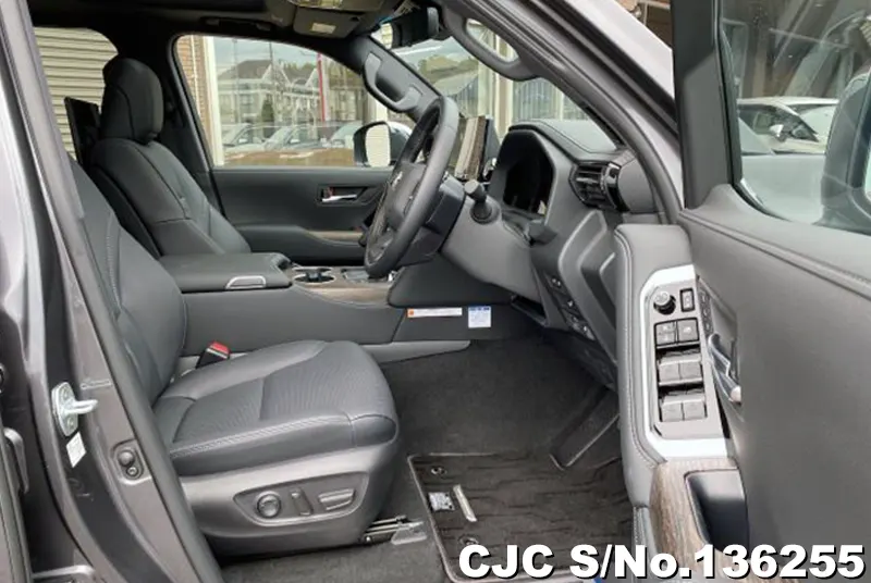 Toyota Land Cruiser in Gray for Sale Image 10