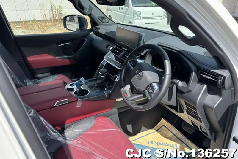 Toyota Land Cruiser in Pearl for Sale Image 6