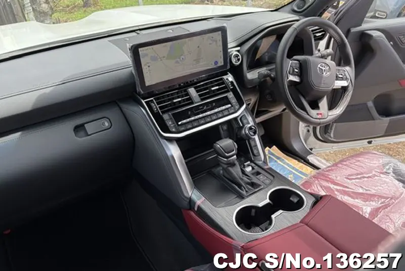 Toyota Land Cruiser in Pearl for Sale Image 7