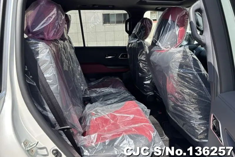 Toyota Land Cruiser in Pearl for Sale Image 10