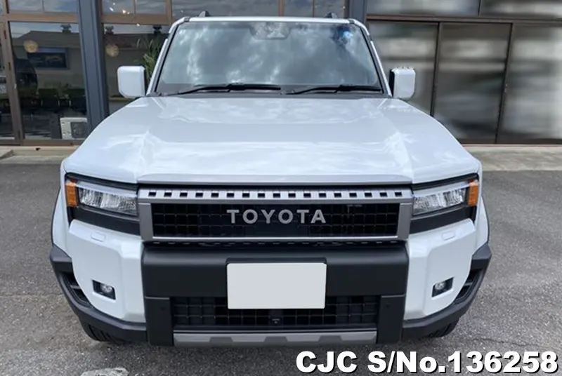 Toyota Land Cruiser 250 in Pearl for Sale Image 4