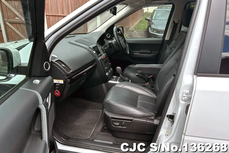 Land Rover Freelander in White for Sale Image 8