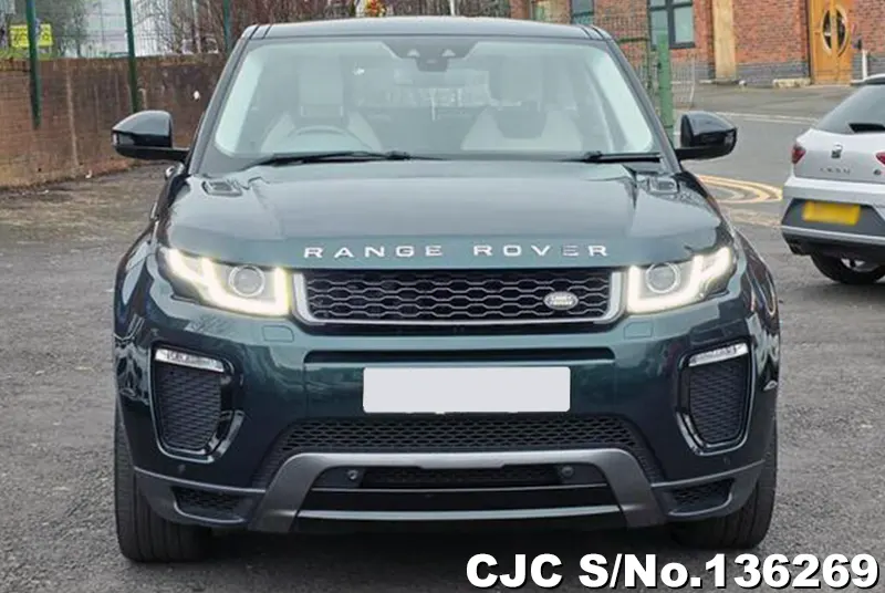 Land Rover Range Rover in Green for Sale Image 4