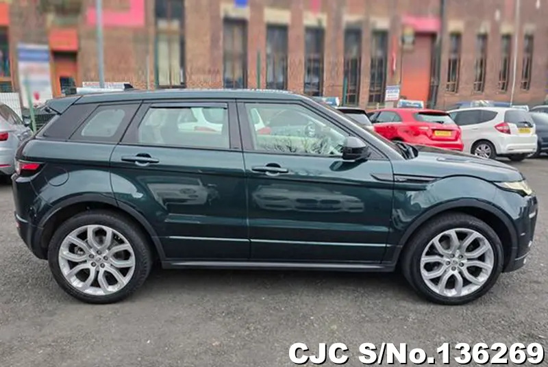 Land Rover Range Rover in Green for Sale Image 6