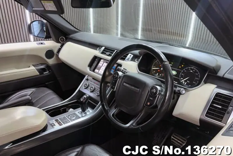 Land Rover Range Rover in Black for Sale Image 8