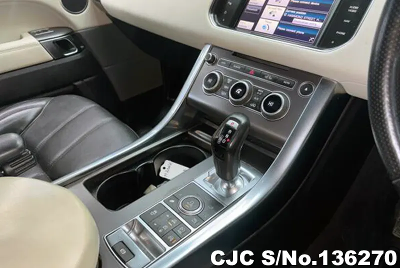 Land Rover Range Rover in Black for Sale Image 14