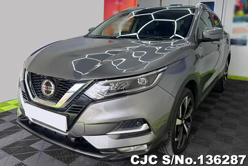 Nissan Qashqai in Gray for Sale Image 3