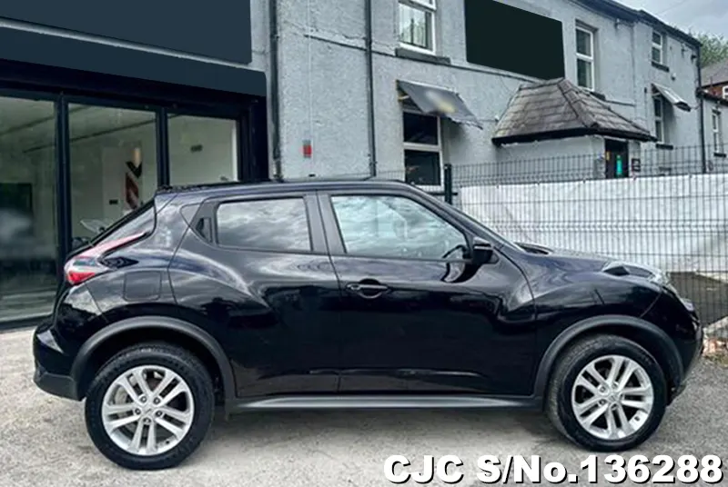 Nissan Juke in Black for Sale Image 4