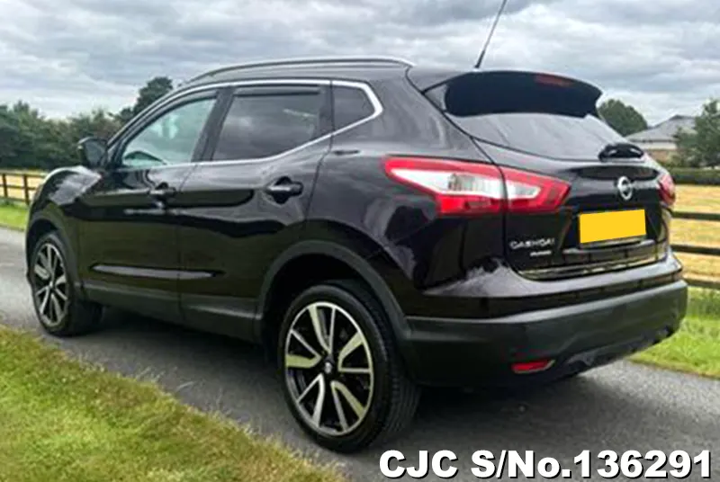 Nissan Qashqai in Black for Sale Image 1