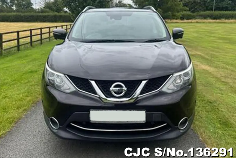 Nissan Qashqai in Black for Sale Image 4
