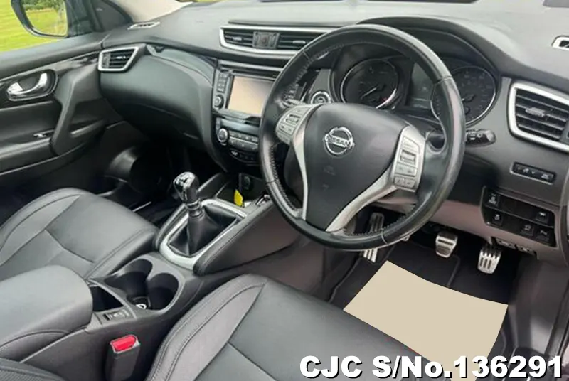 Nissan Qashqai in Black for Sale Image 8