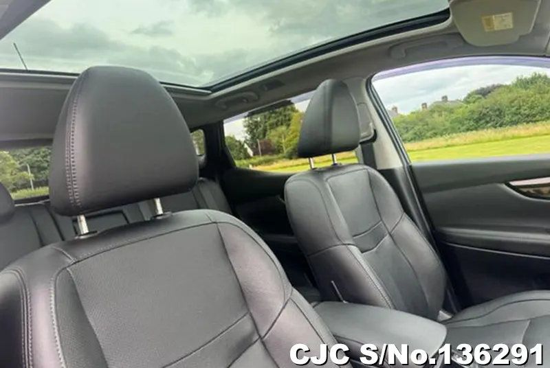 Nissan Qashqai in Black for Sale Image 11