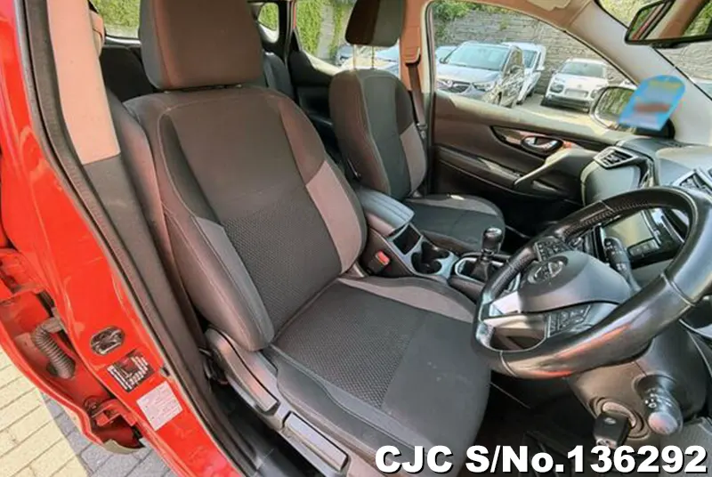 Nissan Qashqai in Red for Sale Image 13