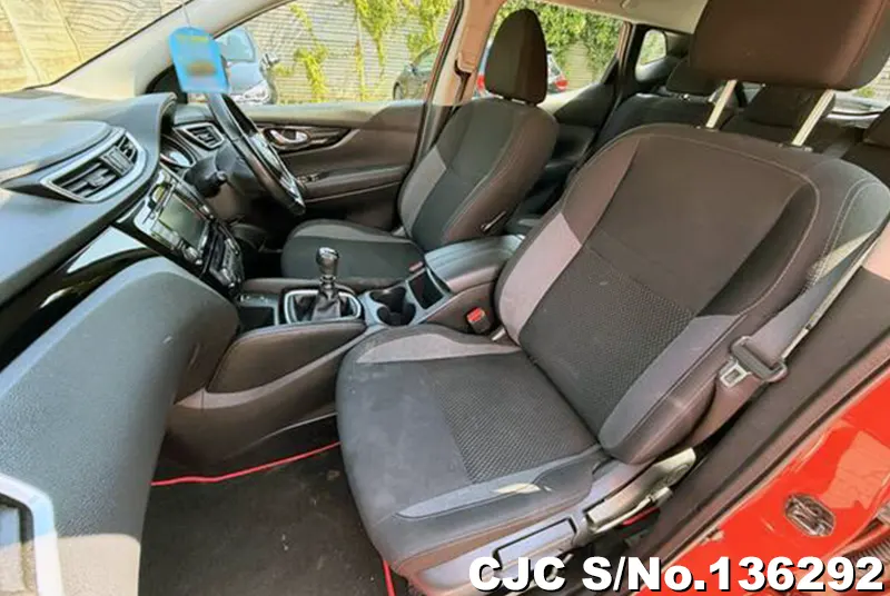 Nissan Qashqai in Red for Sale Image 14